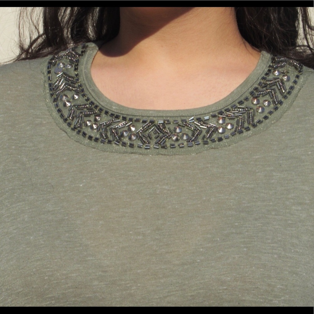 green top with jeweled collar! - Picture 2 of 4